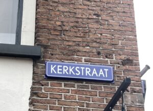 straatnaambord-doesburg-emaille-langcat-kerkstraat