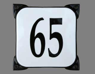 Emaille-Huisnummer-TB4-65-wit-zwart