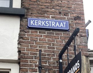 doesburg-kerkstraat-emaille-straatnaambord-langcat doesburg-kerkstraat-emaille-straatnaambord-langcat